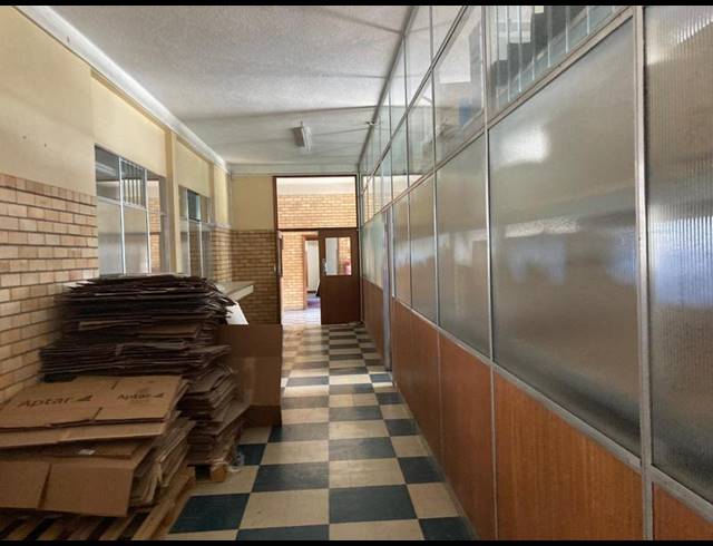 BUSINESS PROPERTY TO RENT IN SIDWELL